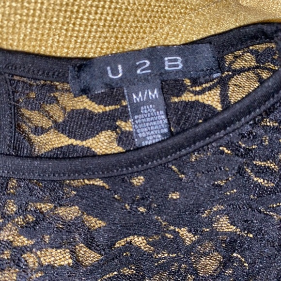 ❌ SOLD ❌ Black peplum top - Picture 3 of 4